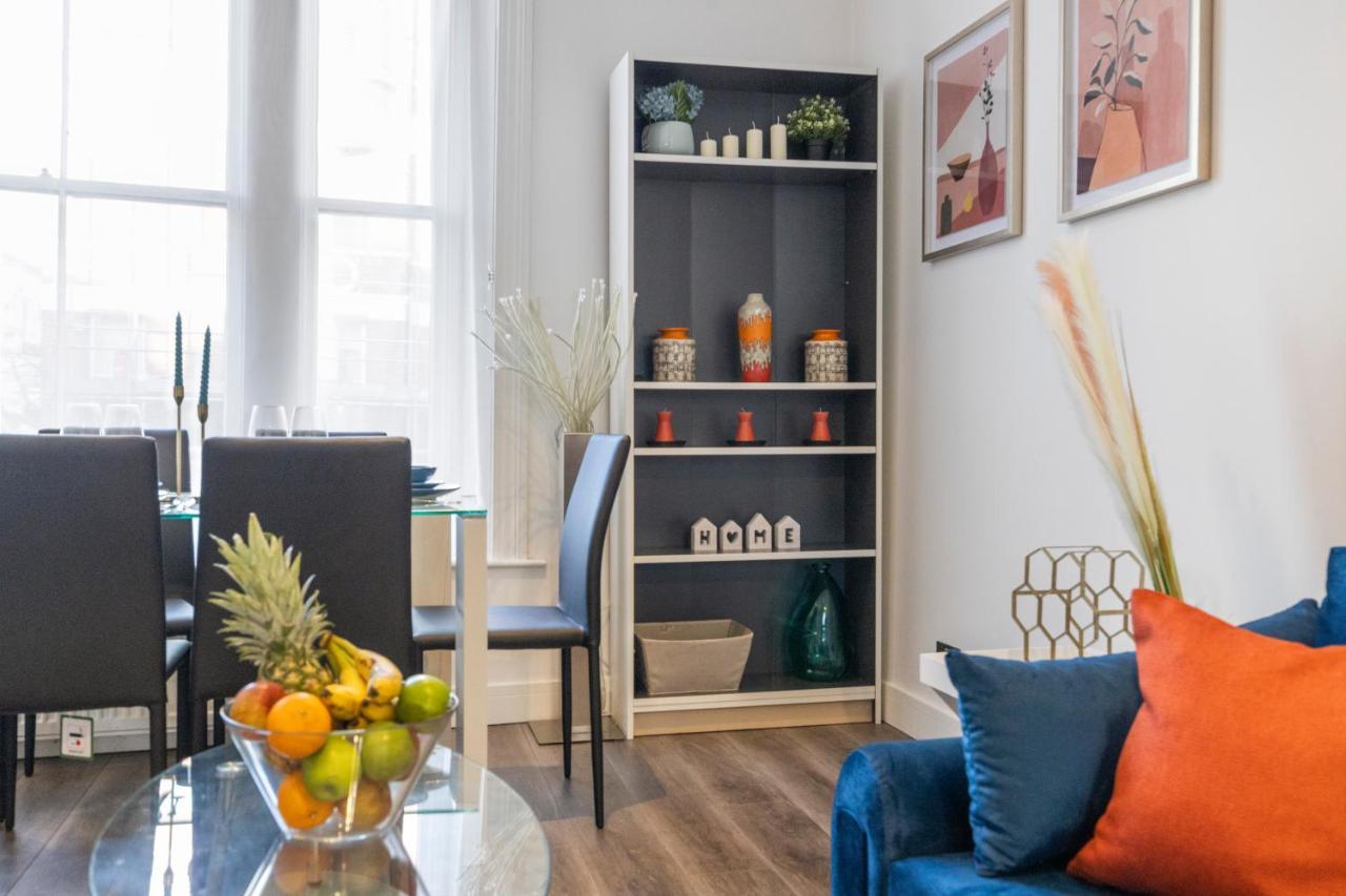 London's Cosy Gem Лондон